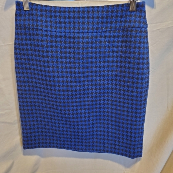 Ann Taylor Dresses & Skirts - Anne Taylor Blue and Black Houndstooth Midi Skirt SZ 4